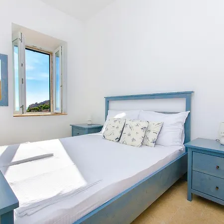 Vila Lighthouse Grebeni