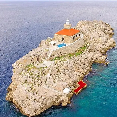 Lighthouse Grebeni Villa *