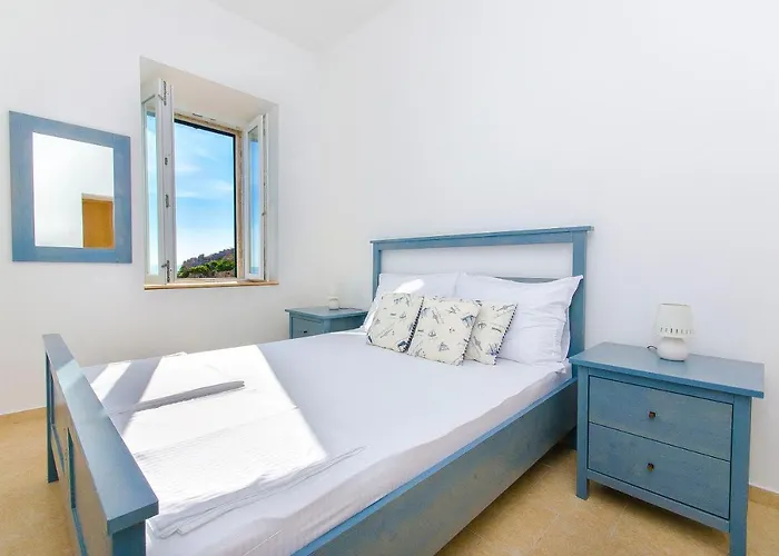 Vila Lighthouse Grebeni